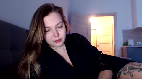 Snapshot of foxxycindy chatting on February 18, 5:53 am Cindy online show from February 18, 5:53 am