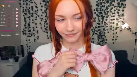 Snapshot of foxy_blush chatting on October 19, 9:06 pm Eva online show from October 19, 9:06 pm