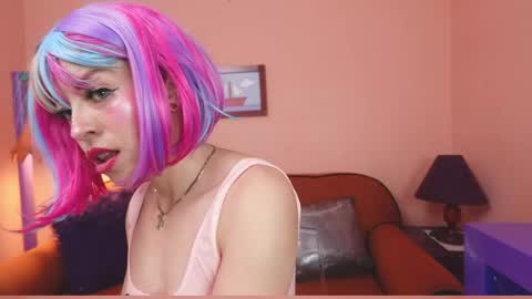 Miss Evans online show from April 13, 6:30 pm