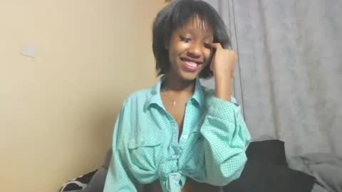 foxyatmidnite online show from August 9, 3:23 am