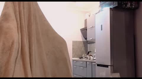 fran_bow online show from December 1, 2:37 am