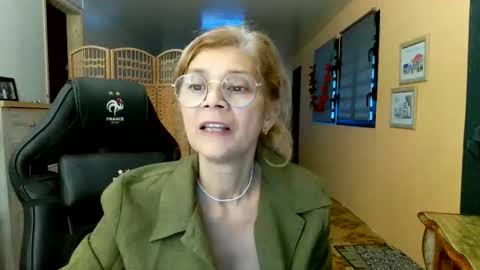 francelune online show from May 13, 1:50 pm