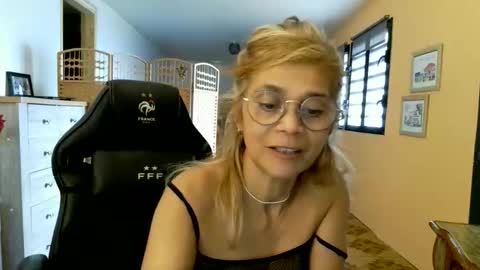 francelune online show from May 22, 8:12 am