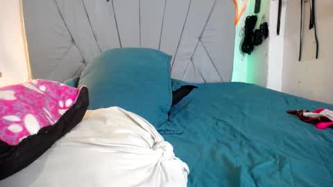 francihot4 online show from October 23, 2:17 am