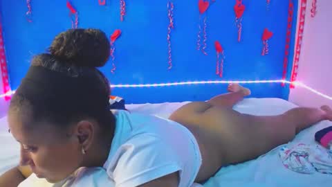 francihot4 online show from February 11, 8:10 pm