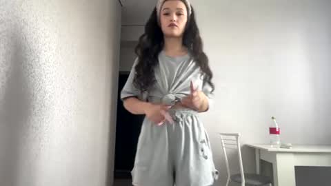 Mia online show from June 24, 5:17 am