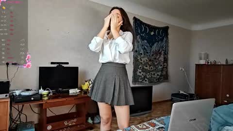 Mia online show from November 23, 10:50 am