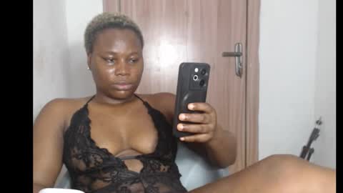 frekkymorelle online show from November 14, 6:13 am