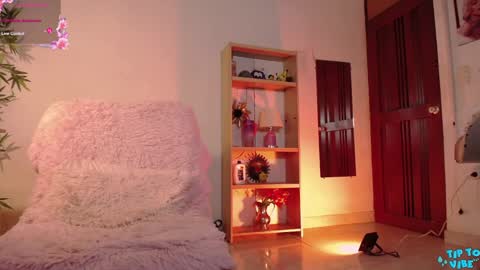 Snapshot of fresita44 chatting on December 16, 11:18 pm see u 500 pm hora col online show from December 16, 11:18 pm