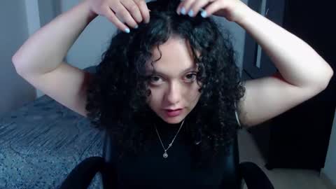 Louise  online show from December 4, 5:38 am