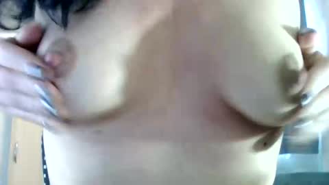 Freya online show from December 17, 9:35 am