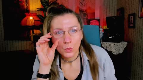 Frida Tander online show from February 2, 9:08 am