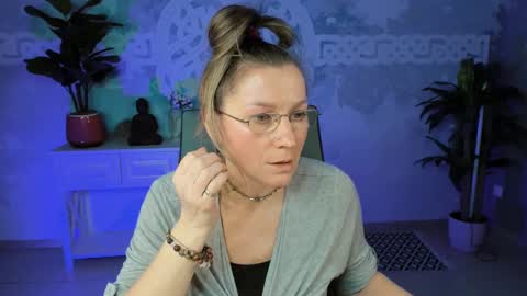 Frida Tander online show from March 2, 1:42 pm