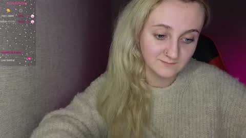 Snapshot of frosty_blueberries4 chatting on February 16, 9:27 pm ANA online show from February 16, 9:27 pm