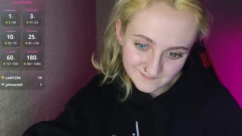 Snapshot of frosty_blueberries4 chatting on March 12, 11:44 pm ANA online show from March 12, 11:44 pm
