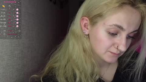 Snapshot of frosty_blueberries4 chatting on January 22, 5:49 pm ANA online show from January 22, 5:49 pm