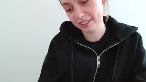 Emma online show from April 1, 1:41 pm