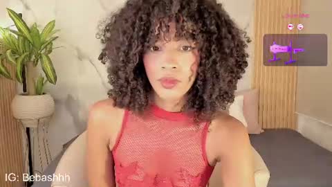   Independent model online show from June 9, 11:53 am