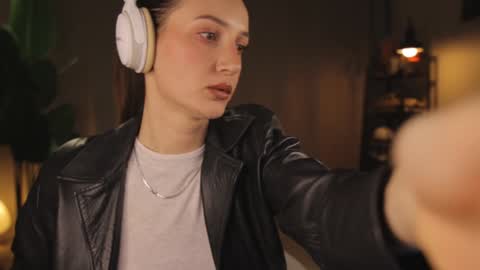 G online show from February 1, 6:40 pm