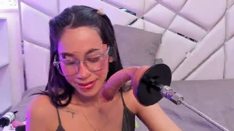 gabbieskinny online show from May 12, 4:13 pm