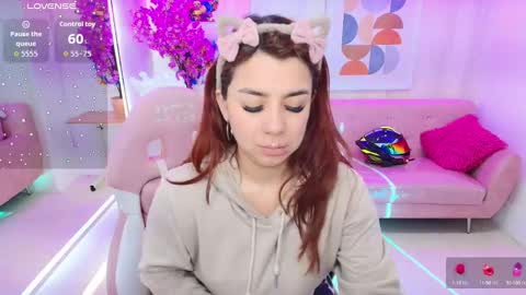 Snapshot of gabby_evanns chatting on October 15, 12:19 pm gabby_evanns online show from October 15, 12:19 pm