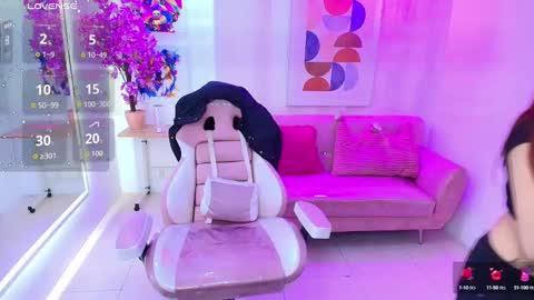 Snapshot of gabby_evanns chatting on October 8, 12:31 pm gabby_evanns online show from October 8, 12:31 pm