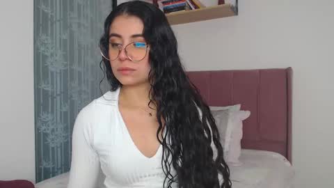 GabrielaRossa online show from February 20, 1:30 pm