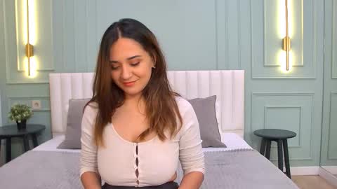 Snapshot of gabriella_wils chatting on October 2, 6:18 am Gabriella online show from October 2, 6:18 am