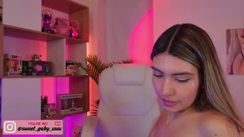 Gabby  online show from November 12, 3:59 am