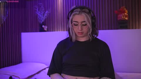 gabyrose9 online show from February 4, 8:45 pm