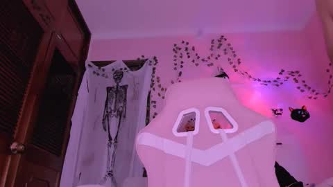 gabyye capprins online show from October 23, 12:49 am