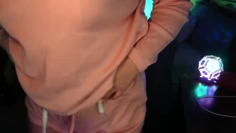 Jenna  - be back MONDAY night.  online show from February 8, 9:24 am