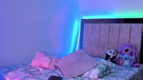 gatecharlotte_ online show from March 5, 12:06 am