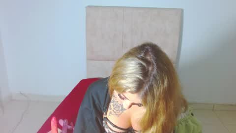 gatita13333321 online show from January 28, 3:04 am