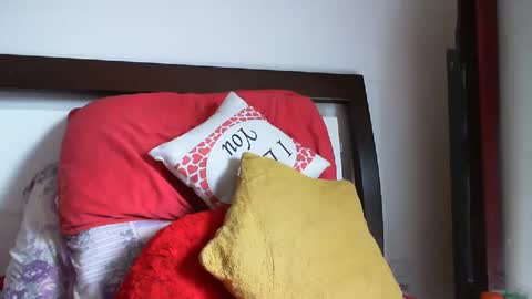 Monique online show from December 9, 5:52 pm