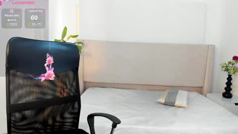 Gayle Tate online show from January 11, 11:56 am