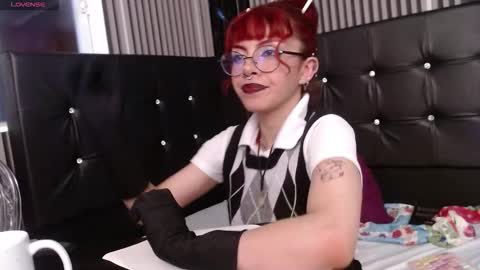 Snapshot of genesisrea__ chatting on October 4, 7:14 am genesisrea__ online show from October 4, 7:14 am