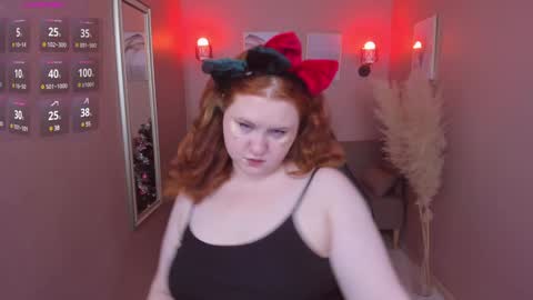 Snapshot of georginia_grimes chatting on December 21, 10:39 am Georginia online show from December 21, 10:39 am