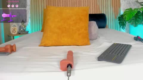 Snapshot of georginna_sins chatting on October 10, 6:24 pm Kendal online show from October 10, 6:24 pm