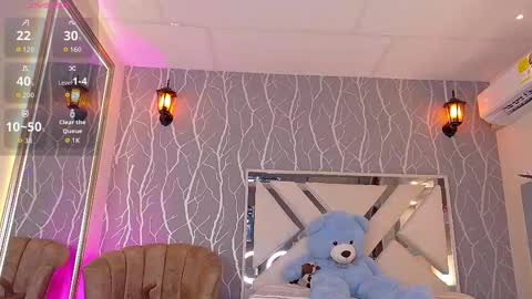    online show from October 7, 12:09 pm