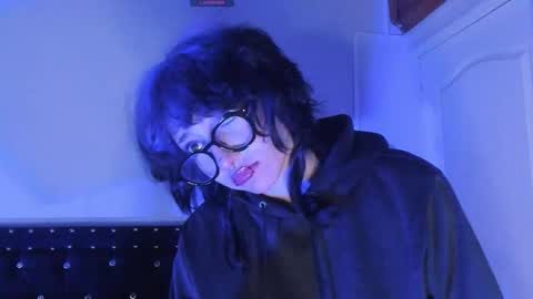 Allison  online show from January 5, 8:01 pm