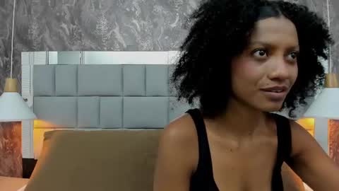 gia_bell online show from July 26, 4:37 pm