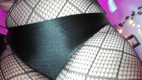 nahomi online show from November 23, 12:24 am