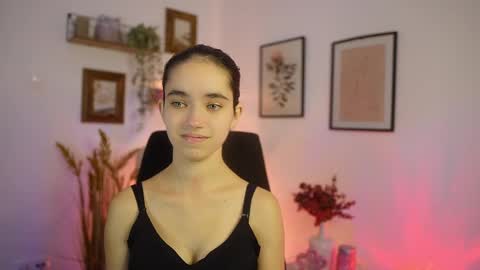 Snapshot of gia_paige18 chatting on October 9, 1:48 pm Gia Paige18 online show from October 9, 1:48 pm