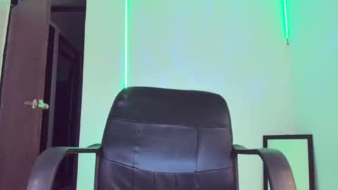 GIA WHITE Independet  online show from December 20, 1:26 pm