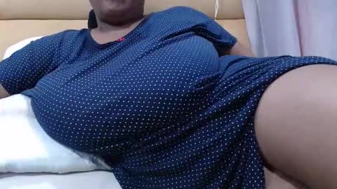 gianttitts online show from May 11, 7:55 pm