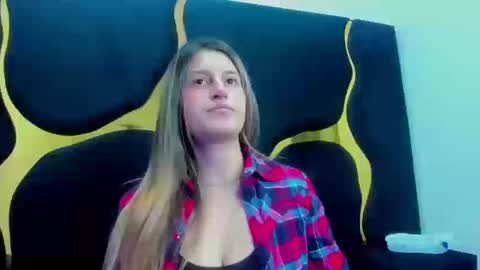 Snapshot of giaroussel chatting on September 18, 2:15 pm GiaRoussel online show from September 18, 2:15 pm