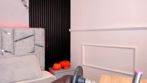 Gigi Doll online show from October 30, 11:22 am