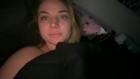 gigilovesyou1997 online show from July 25, 9:16 am