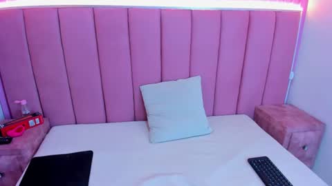 gigy_deluxe online show from June 30, 2:27 pm